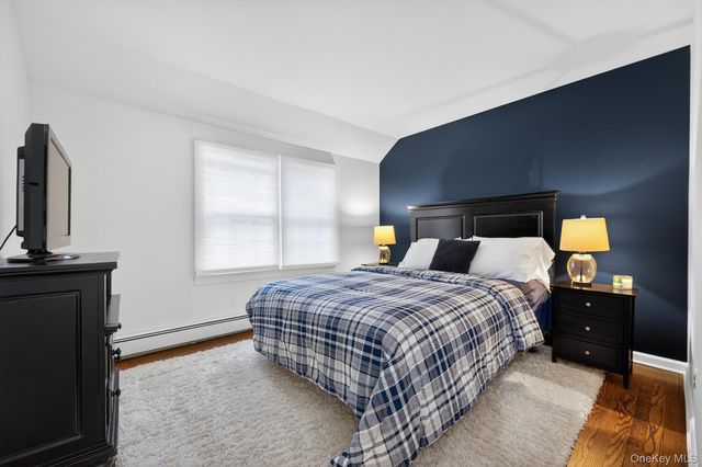 4 Colonial Court, Bay Shore, NY 11706