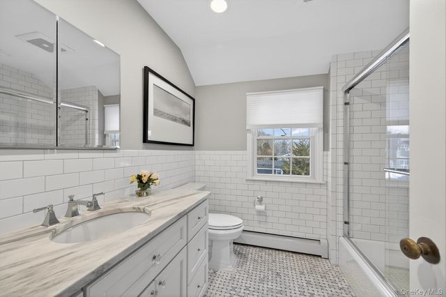 4 Colonial Court, Bay Shore, NY 11706