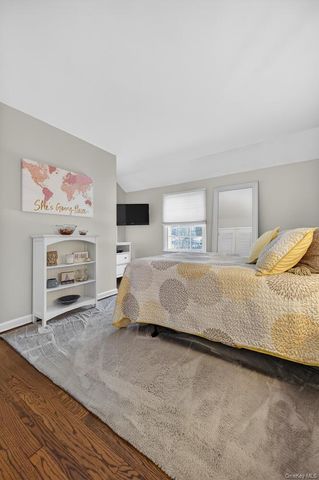 4 Colonial Court, Bay Shore, NY 11706