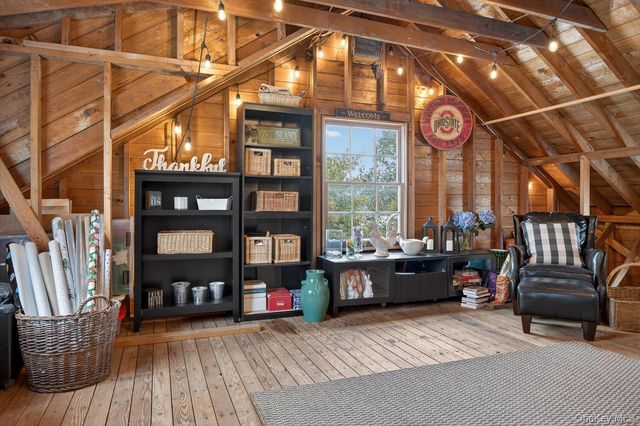 4 Colonial Court, Bay Shore, NY 11706