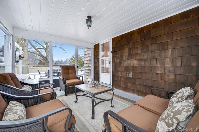 4 Colonial Court, Bay Shore, NY 11706