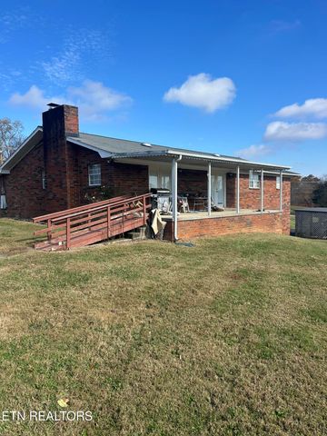 631 S Carter School Rd, Strawberry Plains, TN 37871