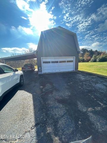 631 S Carter School Rd, Strawberry Plains, TN 37871