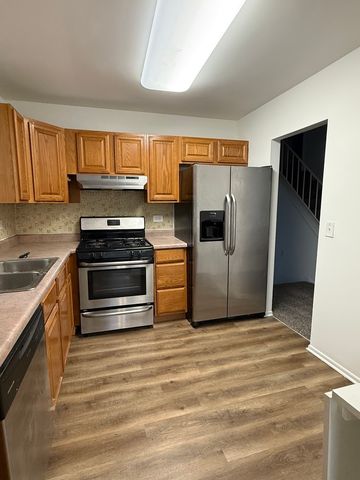 252 Yellow Pine Drive, Bolingbrook, IL 60440