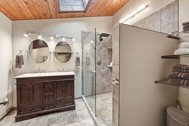 1023 North Woodstock Rd, Southbridge, MA 01550
