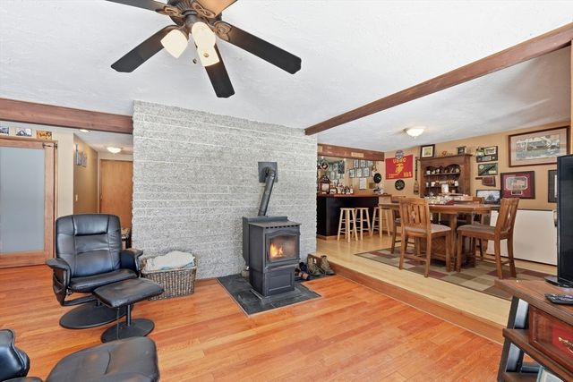 1023 North Woodstock Rd, Southbridge, MA 01550