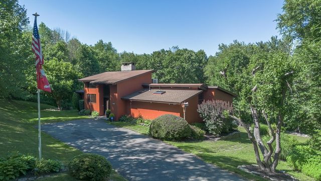 1023 North Woodstock Rd, Southbridge, MA 01550