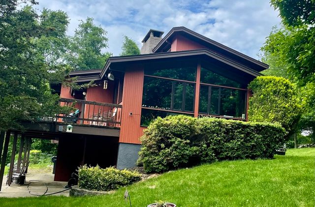 1023 North Woodstock Rd, Southbridge, MA 01550
