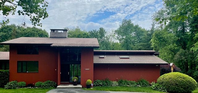 1023 North Woodstock Rd, Southbridge, MA 01550