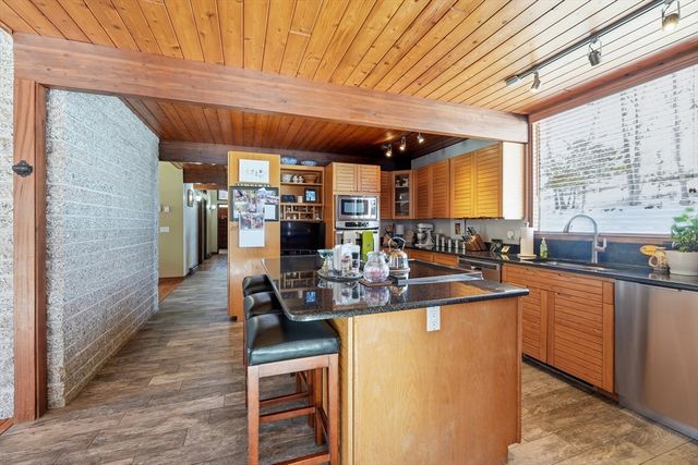 1023 North Woodstock Rd, Southbridge, MA 01550