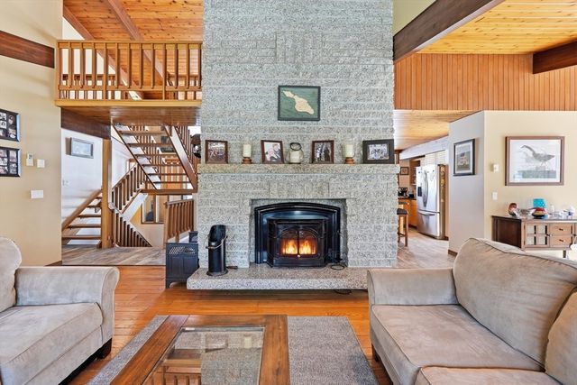 1023 North Woodstock Rd, Southbridge, MA 01550