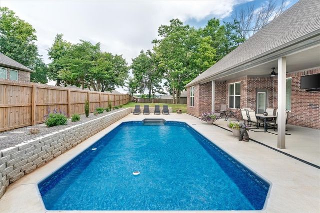 2915 S Cobalt Avenue, Fayetteville, AR 72701