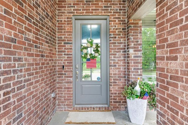 2915 S Cobalt Avenue, Fayetteville, AR 72701