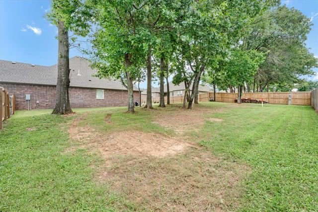 2915 S Cobalt Avenue, Fayetteville, AR 72701