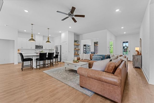 2915 S Cobalt Avenue, Fayetteville, AR 72701