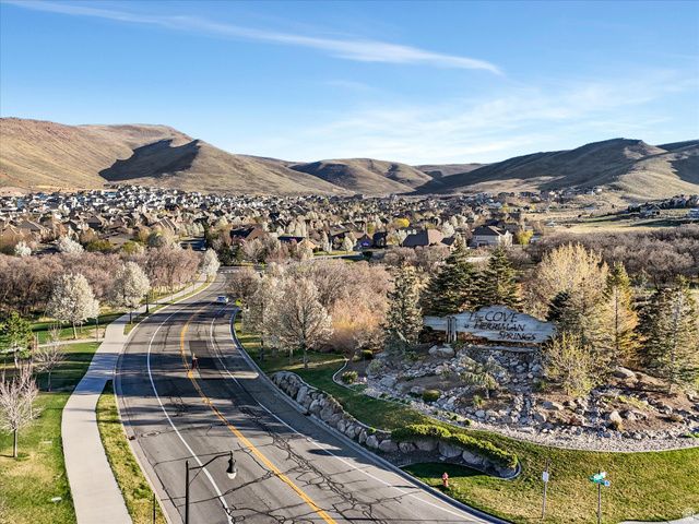 14829 S CLEAR WATER DR, Herriman, UT 84096
