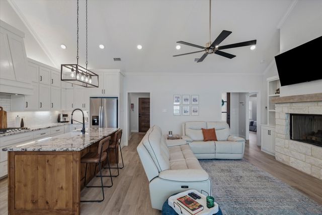 1825 Meadowview, Canton, TX 75103