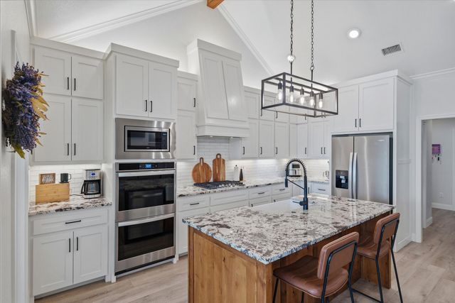 1825 Meadowview, Canton, TX 75103