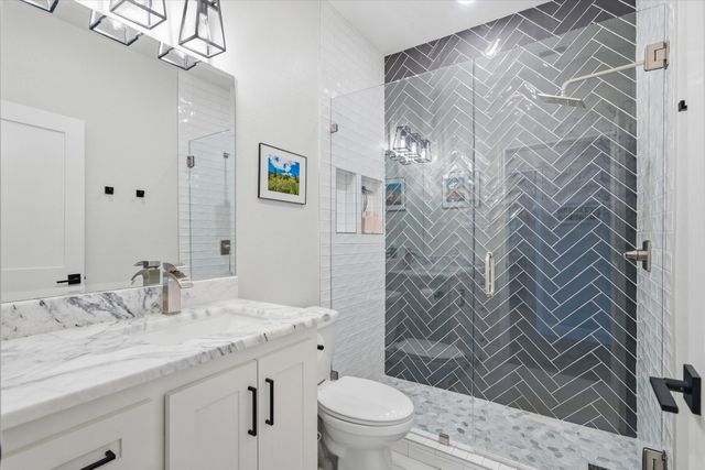 1825 Meadowview, Canton, TX 75103