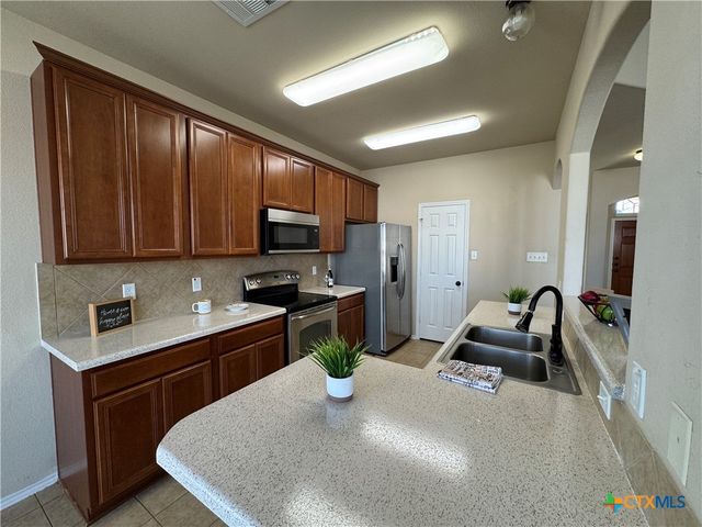 6704 Golden Oak Lane, Killeen, TX 76542