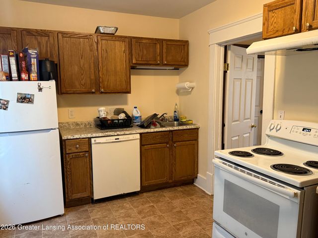 433 N Butler Boulevard, Lansing, MI 48915