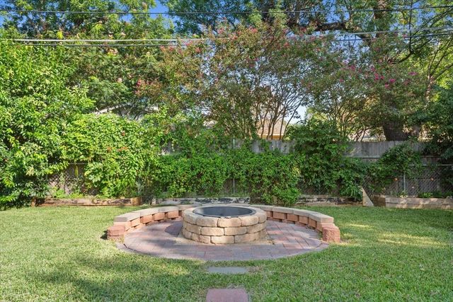 8901 Panther Drive, Woodway, TX 76712