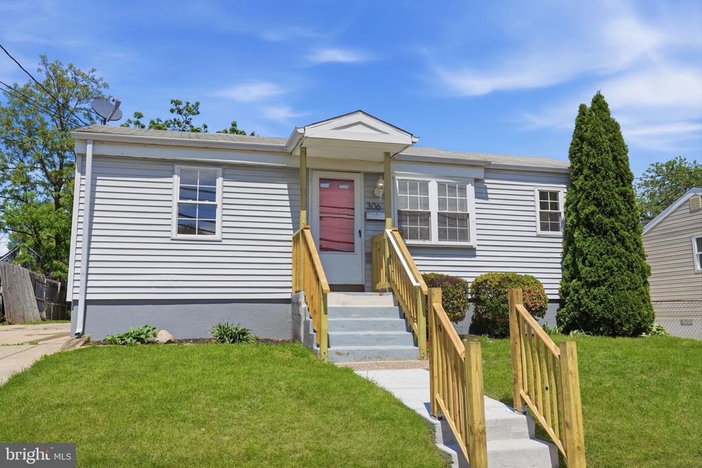 306 BAIRD AVE, Mount Ephraim, NJ 08059