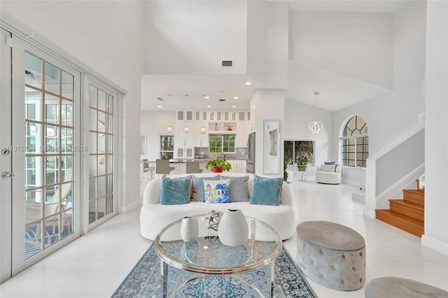 1078 Laguna Springs Dr, Weston, FL 33326