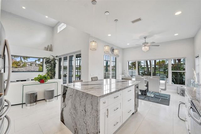 1078 Laguna Springs Dr, Weston, FL 33326