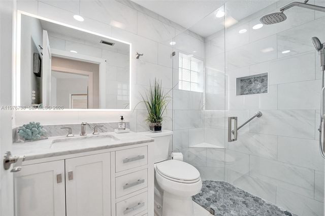 1078 Laguna Springs Dr, Weston, FL 33326