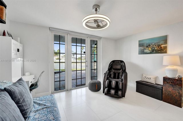 1078 Laguna Springs Dr, Weston, FL 33326