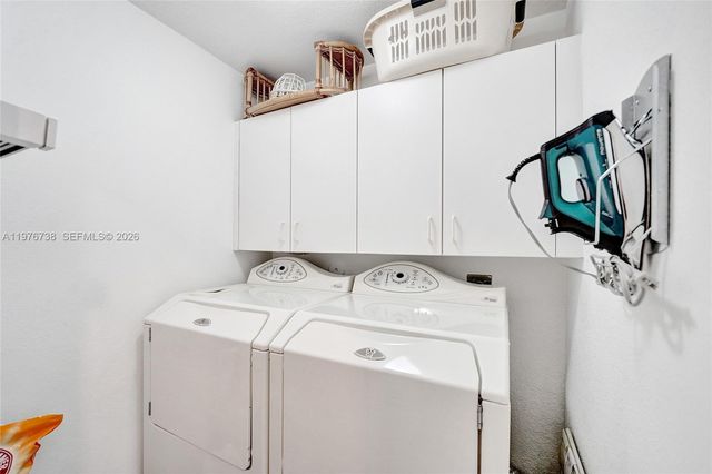 1078 Laguna Springs Dr, Weston, FL 33326