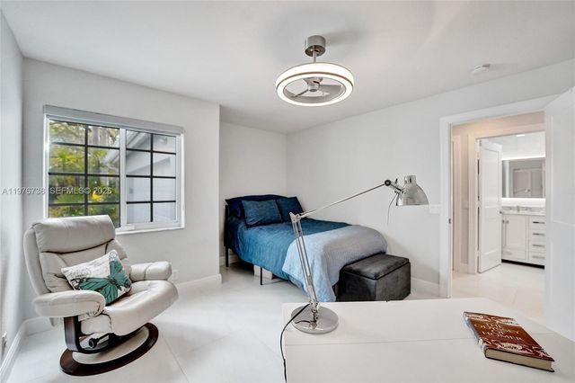 1078 Laguna Springs Dr, Weston, FL 33326