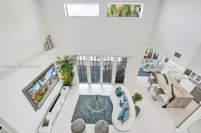 1078 Laguna Springs Dr, Weston, FL 33326