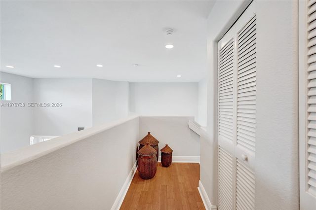 1078 Laguna Springs Dr, Weston, FL 33326