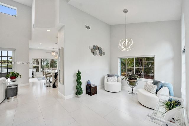 1078 Laguna Springs Dr, Weston, FL 33326