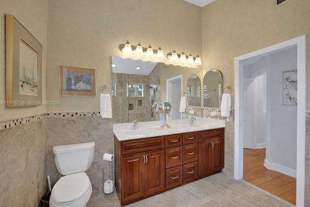 1078 Laguna Springs Dr, Weston, FL 33326