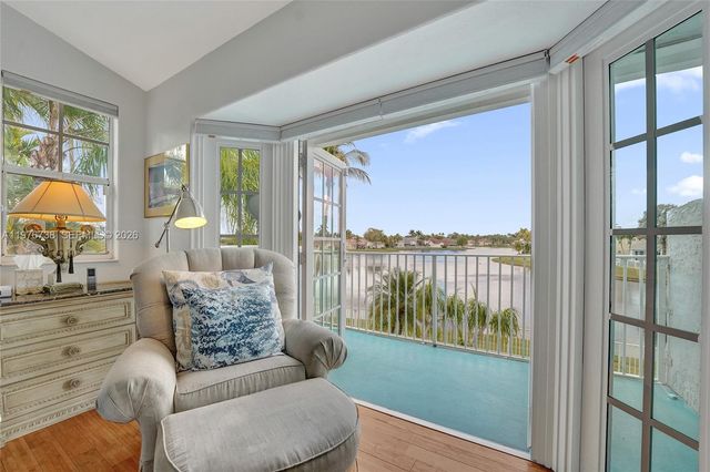 1078 Laguna Springs Dr, Weston, FL 33326