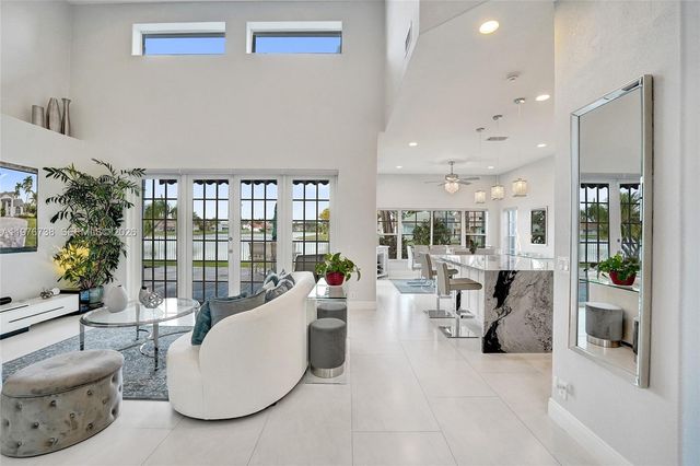 1078 Laguna Springs Dr, Weston, FL 33326