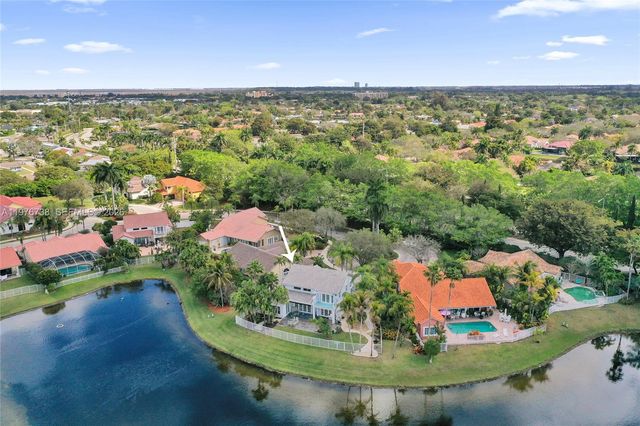 1078 Laguna Springs Dr, Weston, FL 33326