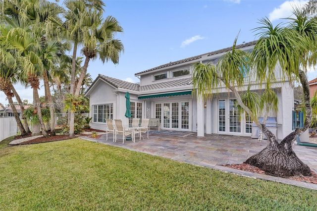 1078 Laguna Springs Dr, Weston, FL 33326