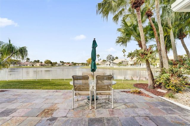 1078 Laguna Springs Dr, Weston, FL 33326