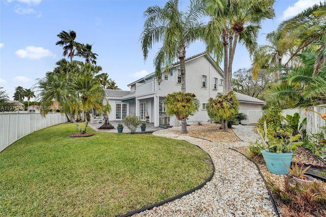 1078 Laguna Springs Dr, Weston, FL 33326