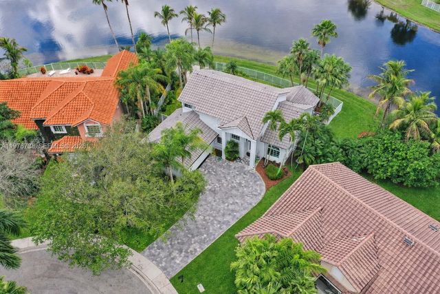 1078 Laguna Springs Dr, Weston, FL 33326