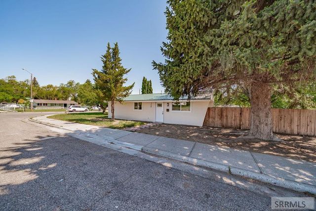 750 NE Bonneville Drive, Idaho Falls, ID 83401