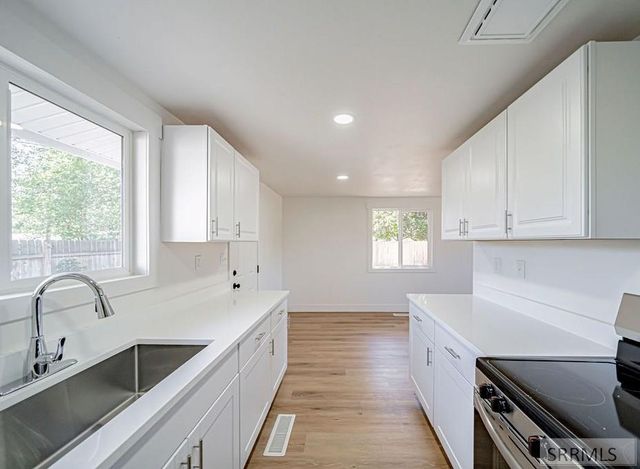 750 NE Bonneville Drive, Idaho Falls, ID 83401