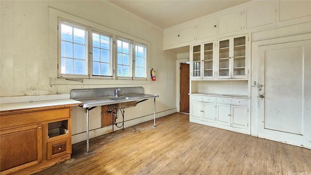 1727 Nuuanu Avenue, Honolulu, HI 96817