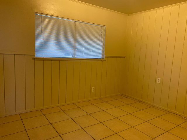 1916 Ashlan, Clovis, CA 93611