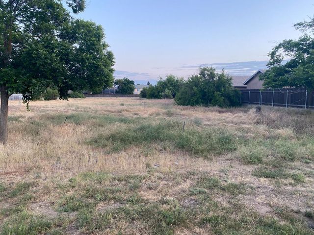 1916 Ashlan, Clovis, CA 93611