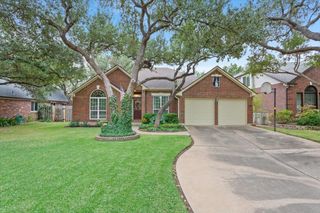 2504 FIELD LARK DR, Round Rock, TX 78681